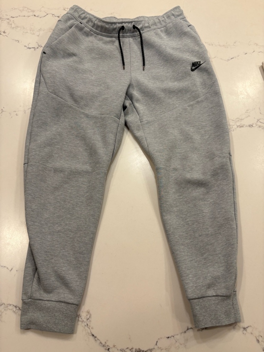 Nike Men's Medium Heather Gray Tech Fleece Joggers Sweatpants